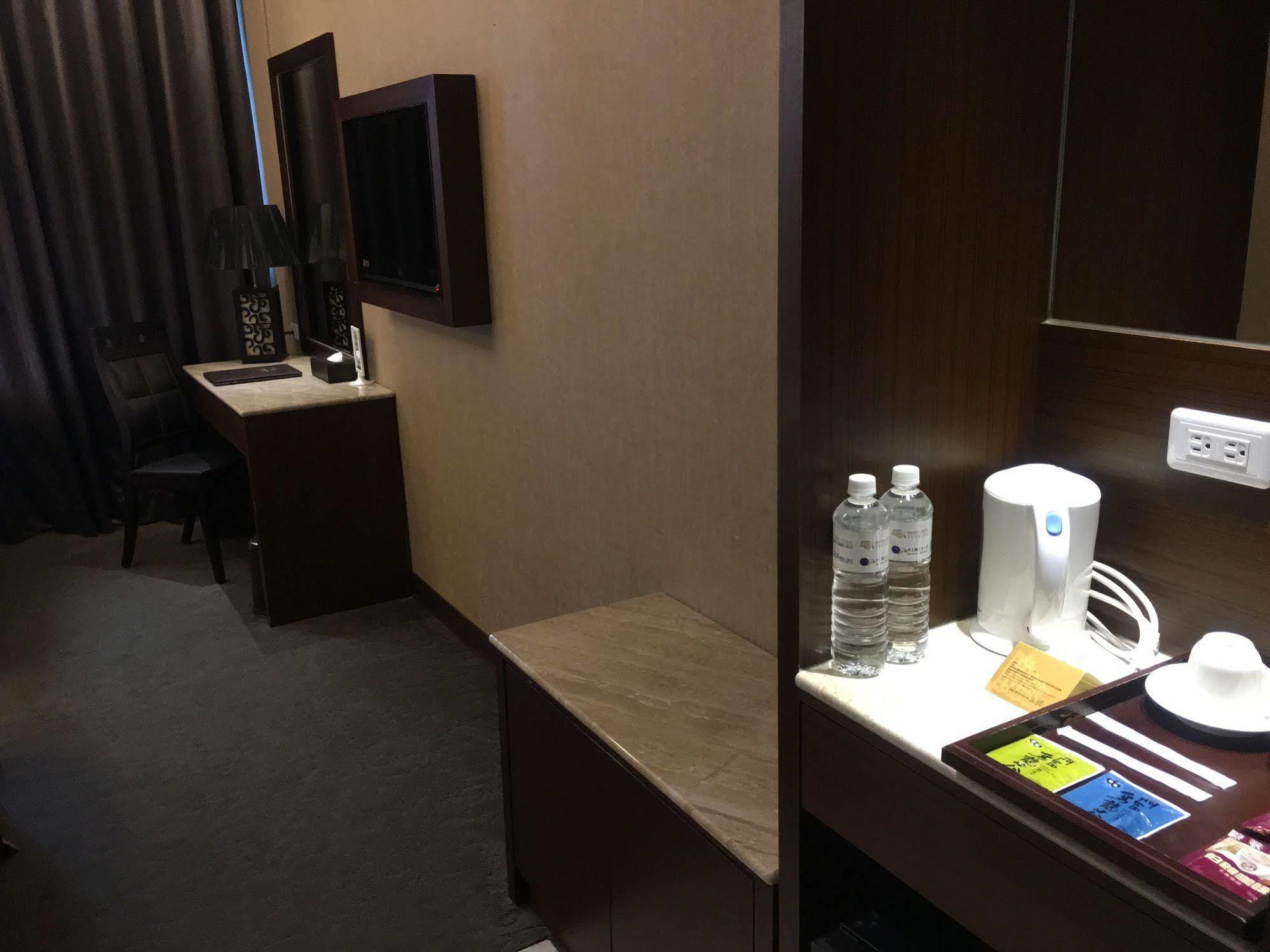 Guanko Hotel Jiayi Zewnętrze zdjęcie